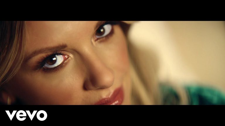 Carly Pearce – Closer To You