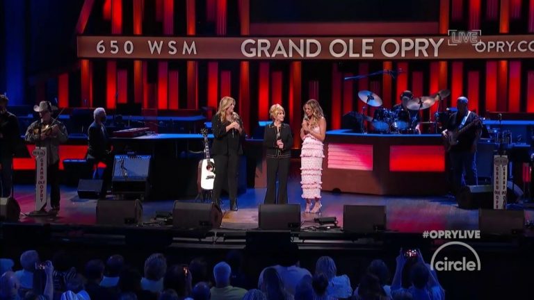 Carly Pearce LIVE on the Opry now!